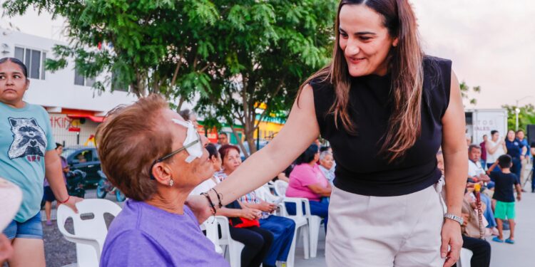 Brinda Ayuntamiento de La Paz más de 200 servicios gratuitos en Paraíso del Sol 