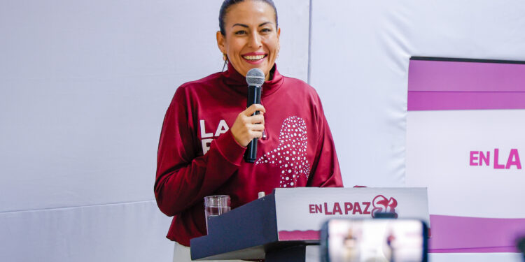 Por sexto año consecutivo, Ayuntamiento de La Paz entrega uniformes deportivos
