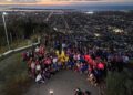 Milena Quiroga encabeza caminata en el Cerro Atravesado por el Mes Rosa