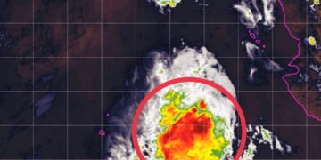 Huracán Simon se debilita; se localiza a 435 km de Cabo San Lucas: Protección Civil