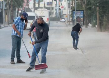 Realizan jornada de limpieza en el centro de Cabo San Lucas