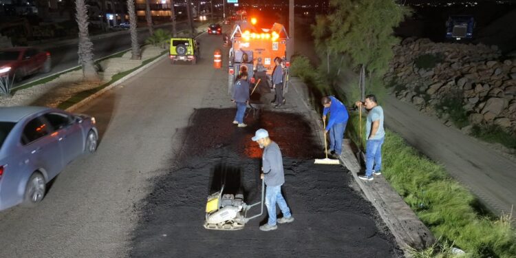 Continúa programa de bacheo nocturno en Cabo San Lucas