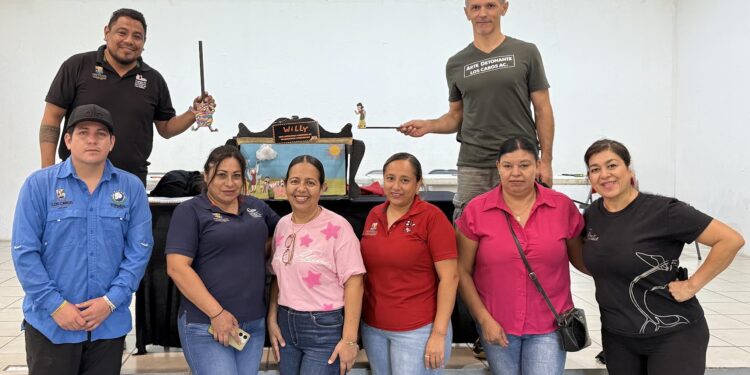 Lleva XV Ayuntamiento de Los Cabos arte y cultura a la niñez de Miraflores