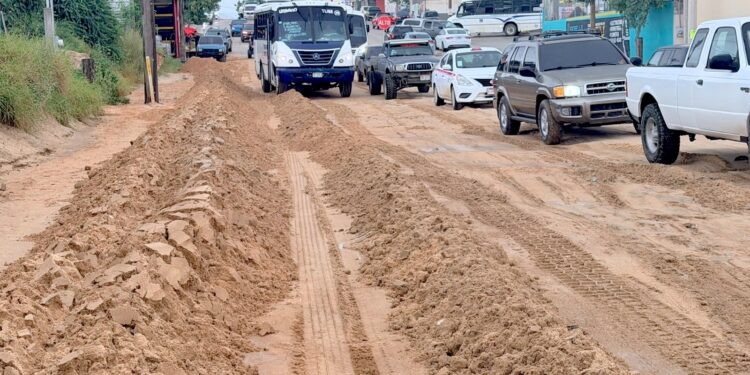 Refuerza Ayuntamiento de Los Cabos trabajos de desazolve y rehabilitación vial tras lluvias