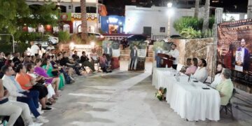 Fortalece programa Orígenes de Los Cabos identidad y economía local con presentación literaria en plaza Amelia Wilkes