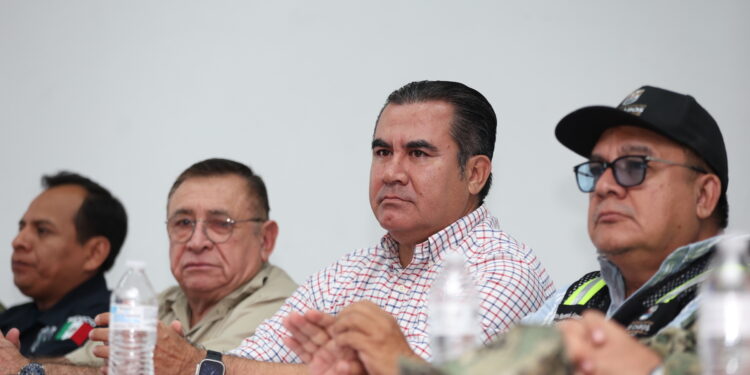 Protección Civil de Los Cabos activa refugios temporales y suspende clases ante huracán Rachel